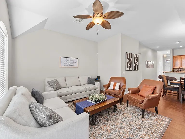 11350 Balcones Dr — Photo 47