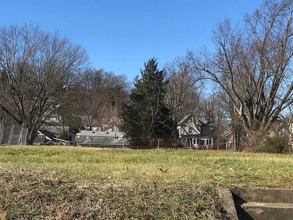 1st image of 1327 Dillaway St