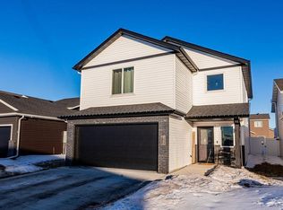 3700 Chinook Dr S, Fargo, ND 58104