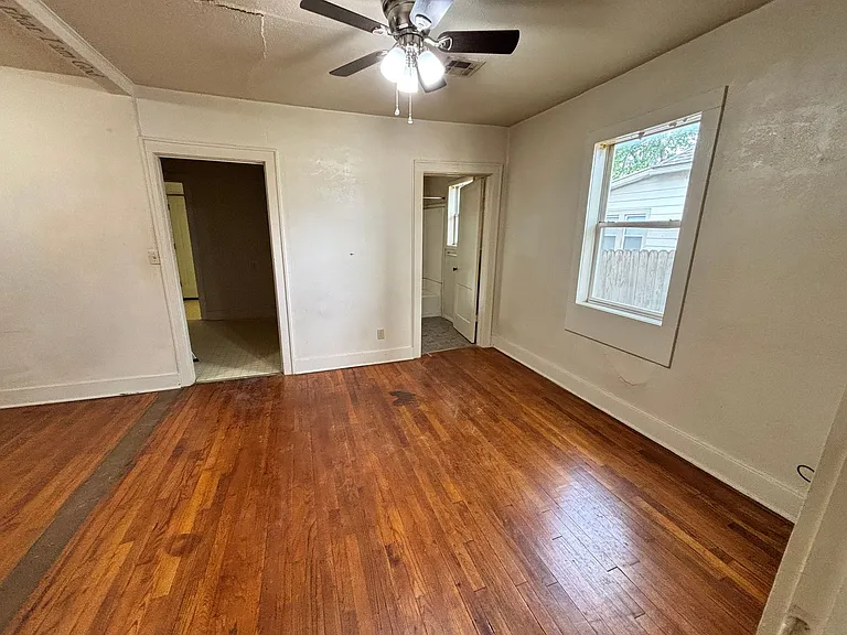 703 N Blvd — Photo 10