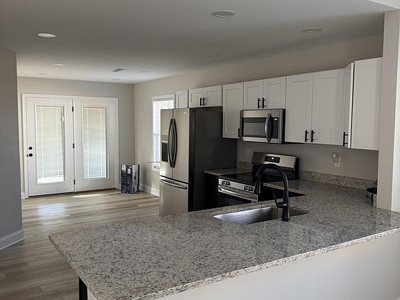 2nd image of 250 Clover Cres