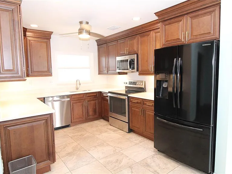 1104 Desert Hills Dr — Photo 7
