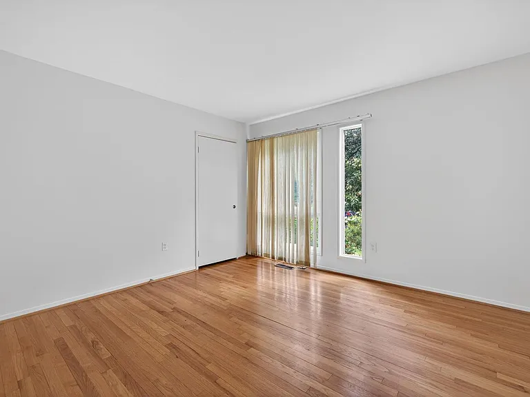 9404 Woodington Dr — Photo 19