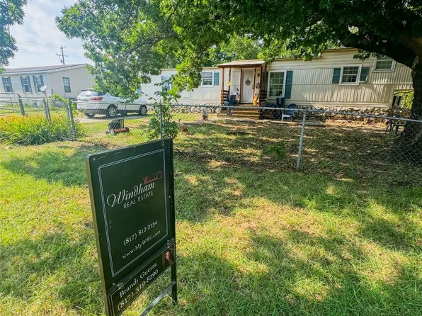 103 Hackberry Ln, Roanoke, TX 76262