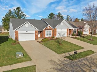 7421 Timberpoint Ct, Fairview Heights, IL 62208