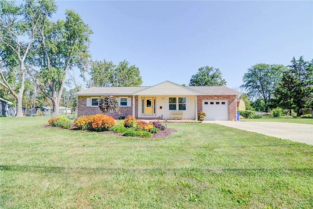 3558 E Orchard Dr photo 1