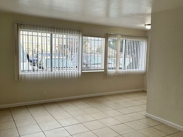 7615 Bancroft Ave #4