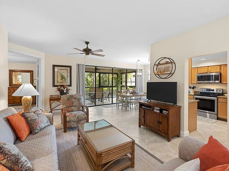 27190 Oakwood Lake Dr #102 — Photo 4