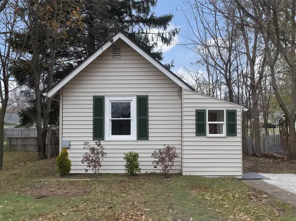 1811 Bird Dr, Erie, PA 16510