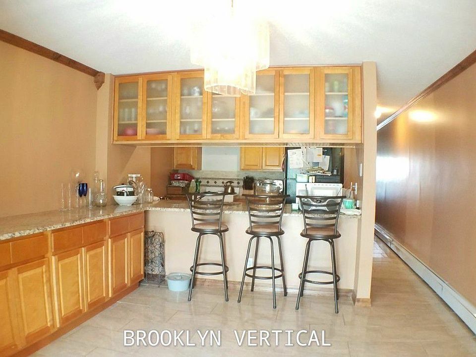 1st image of 2870 W 25th St
