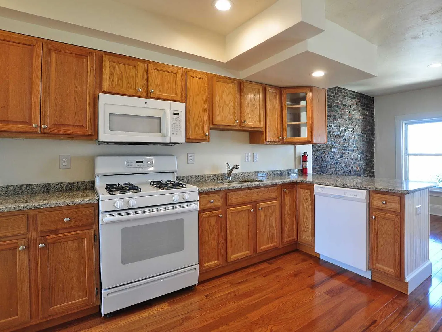 1 bed, $2,800 — Photo 1