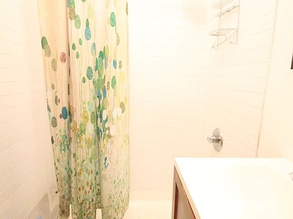 2nd image of 1885 Dekalb Ave #1