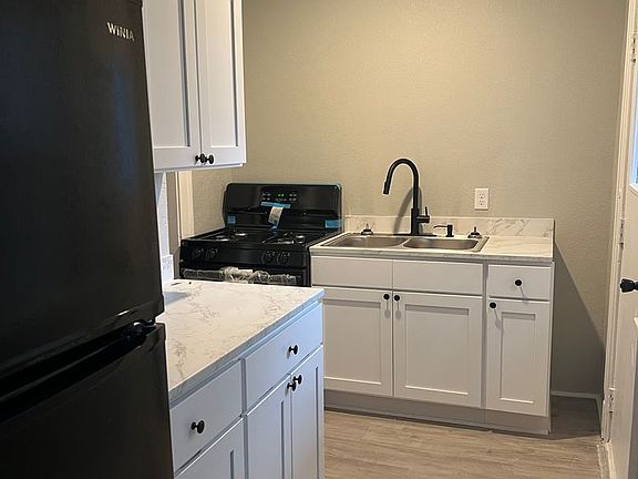 5th image of 2042-2046 W 4th St #1