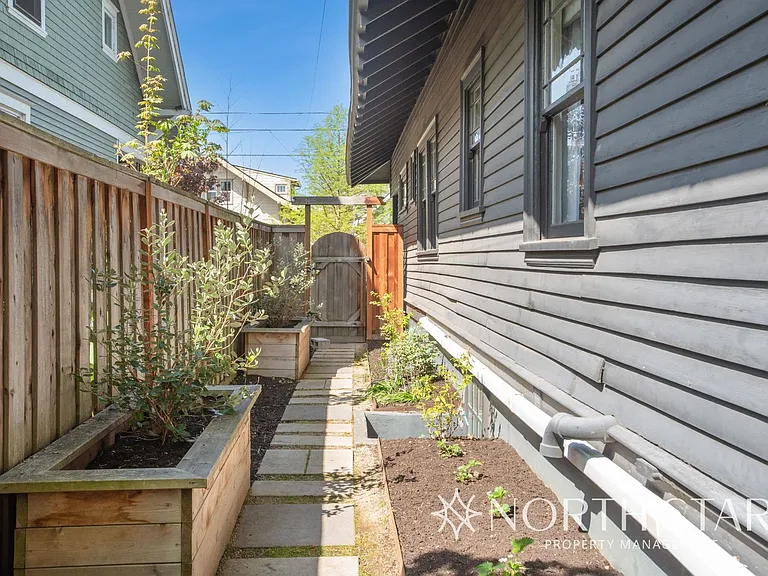 2224 NE 46th Ave — Photo 38