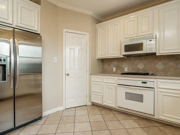 1414 Crocker St — Photo 9