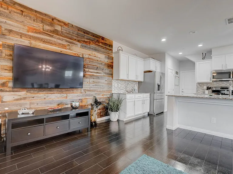 48 Jasmine Point St — Photo 15