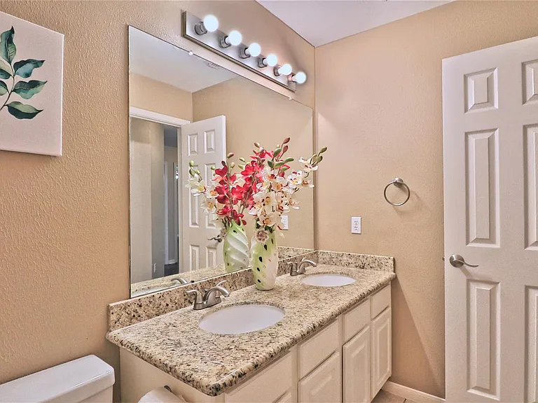 4530 Springfield Lakes St — Photo 25