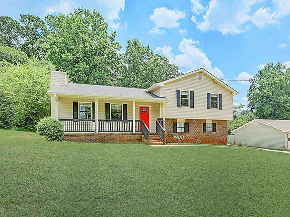 3rd image of 427 Summerville Dr