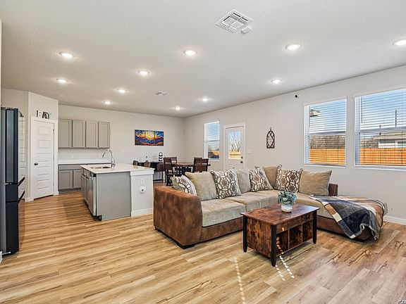 5th image of 5703 Topaz Way