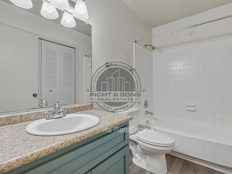 713 Pointe Ct — Photo 13