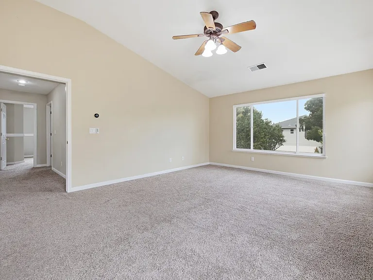 722 Summer Ln — Photo 37