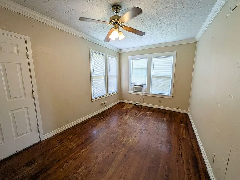 824 Llano St — Photo 3