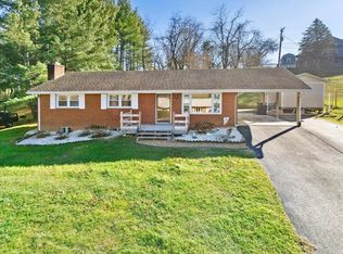 60 Overland Dr, Christiansburg, VA 24073