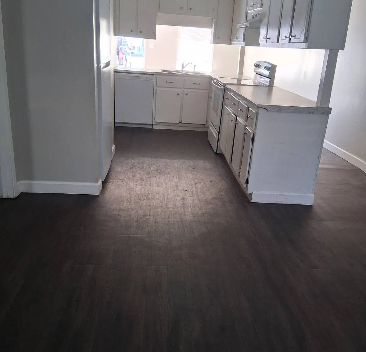 665 N College St — Photo 2