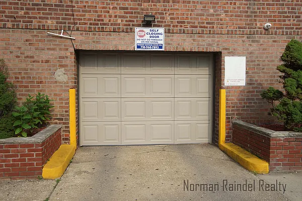 Rented by Norman Raindel, LREB | media 30