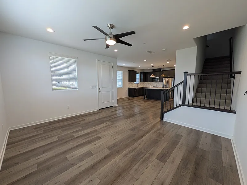 3 bed, 2.5 bath, 1673 sqft, $4,500 — Photo 4
