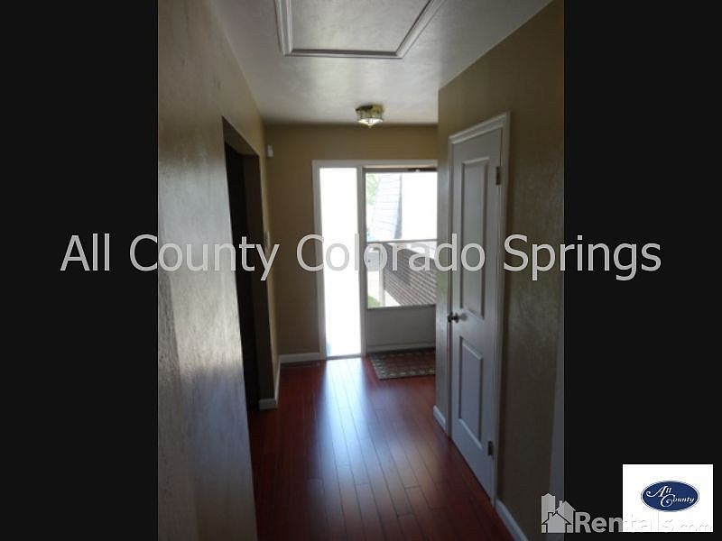 2nd image of 1446 Wynkoop Dr