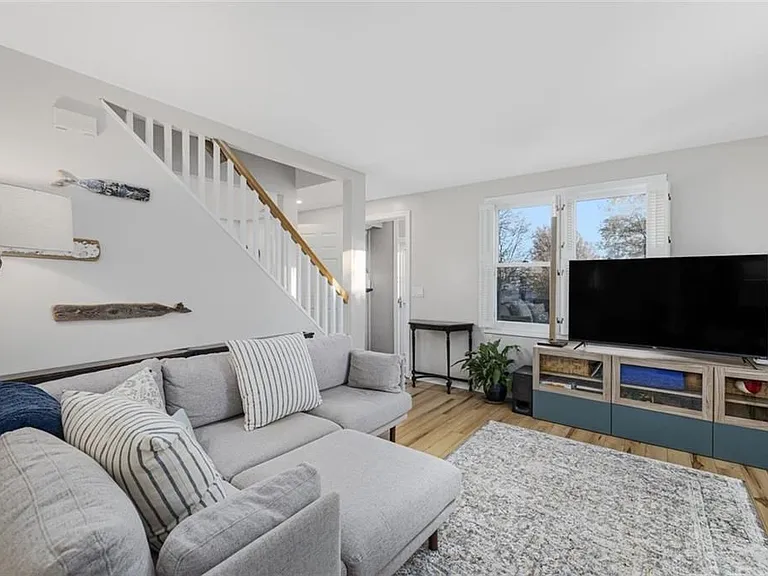 208 Marlborough St #4 — Photo 7