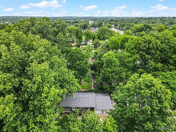 3rd image of 15 Henson Ln