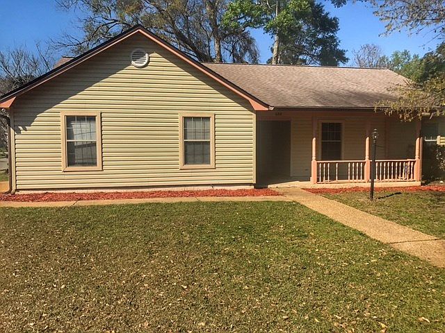 1st image of 680 Lupine Ln