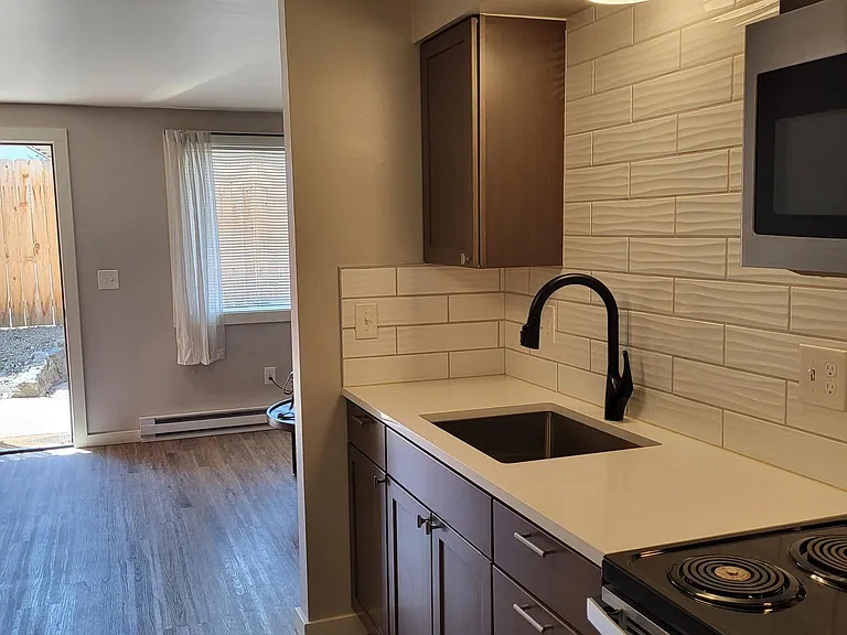 1415 W 9th Ave #3 — Photo 12