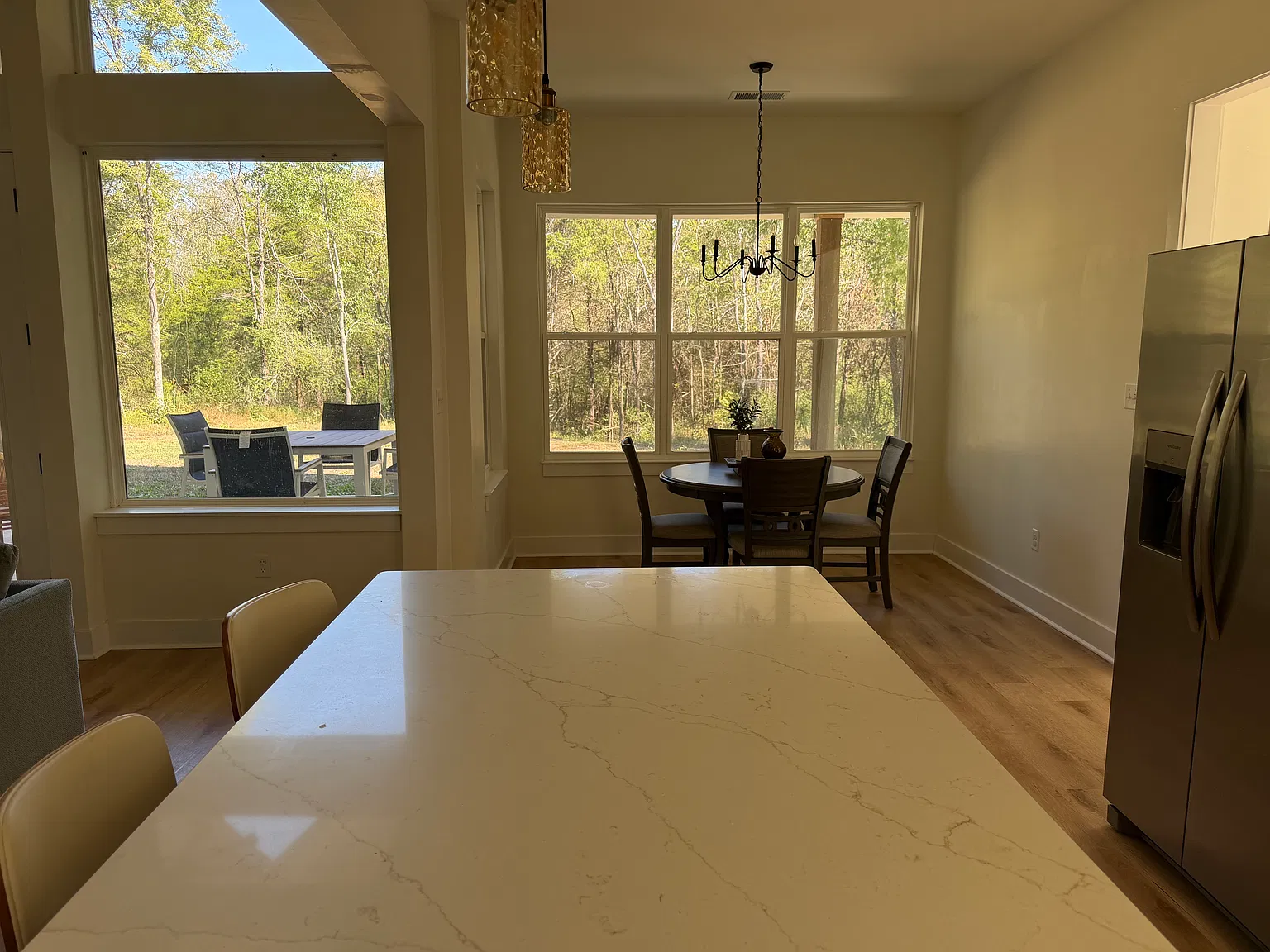 5 bed, 2600 sqft, $6,500 — Photo 4