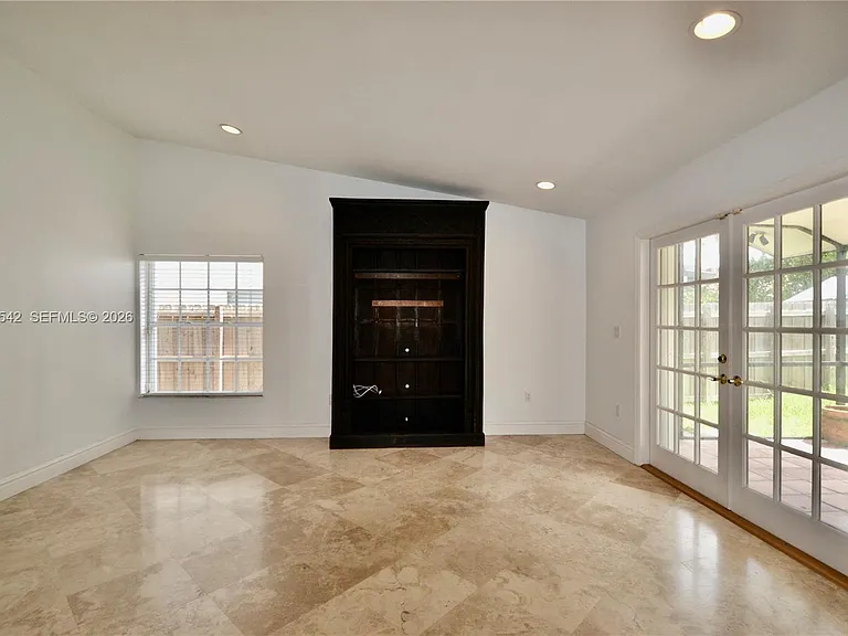 5785 SW 89th Ave — Photo 5