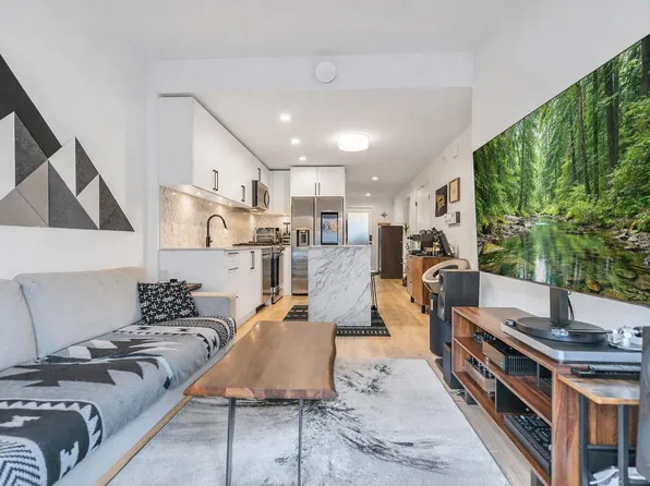 545 E 2nd St #146, North Vancouver, BC V7L 1C8