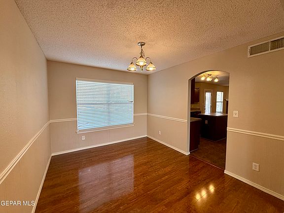 4th image of 1524 Bill Mueller Pl