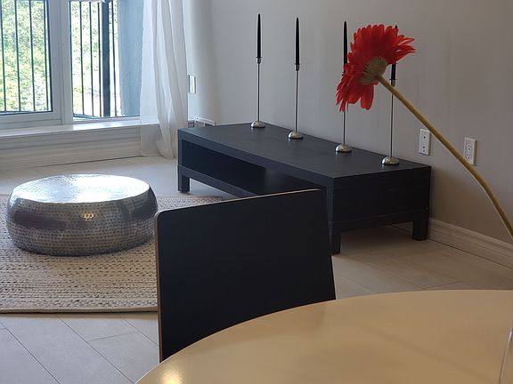 4th image of 155 Kent St #1207