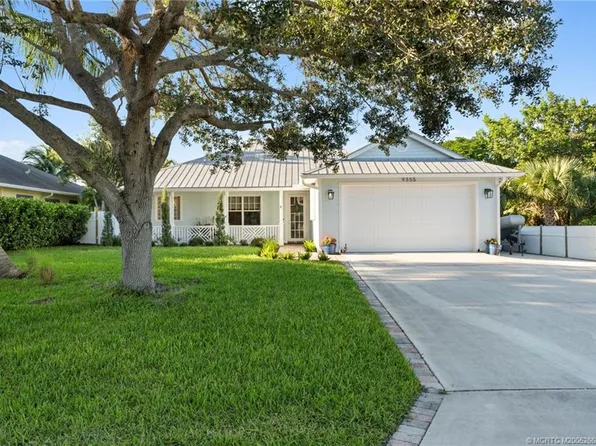 9355 SE Mercury St, Hobe Sound, FL 33455