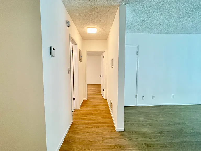 934 N Gardner St #8 — Photo 11