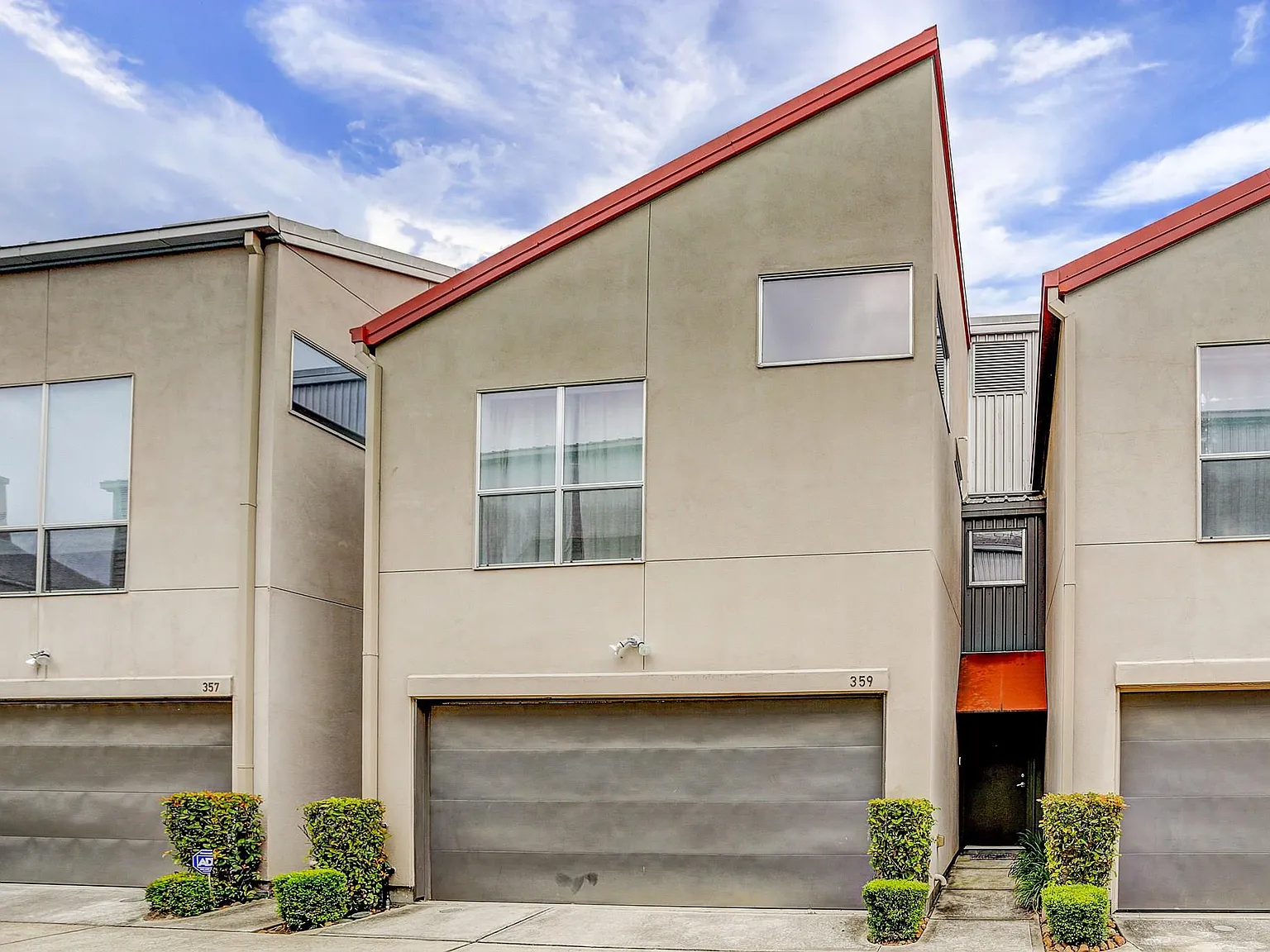 2 bed, 2.0 bath, 1517 sqft, $2,275 — Photo 1