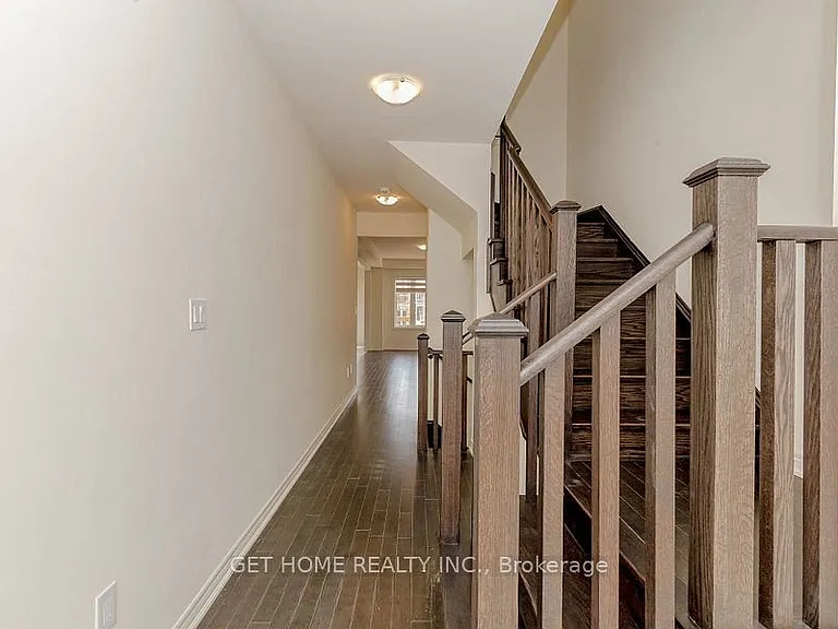 20 Silver Meadow Gdns — Photo 4