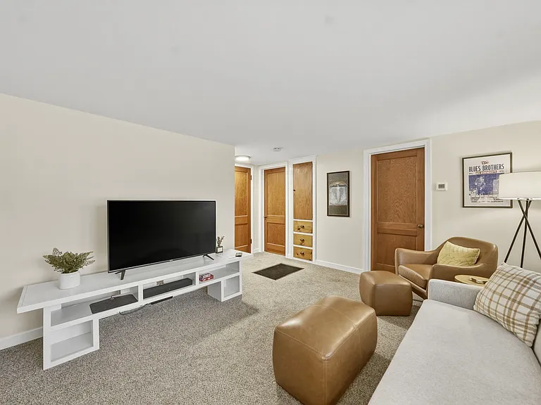 27 Winfield Ave #UPPER — Photo 11