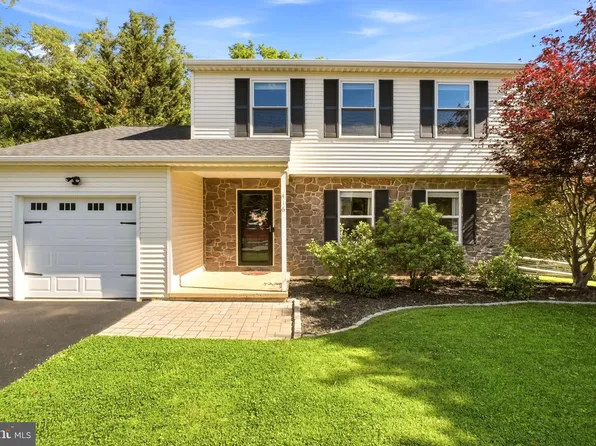 416 6th Ave, Parkesburg, PA 19365