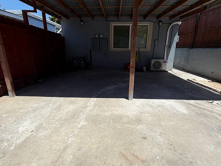 2704 Highland Ave — Photo 24