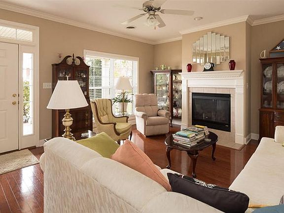 2nd image of 5718 Enchanted Ln