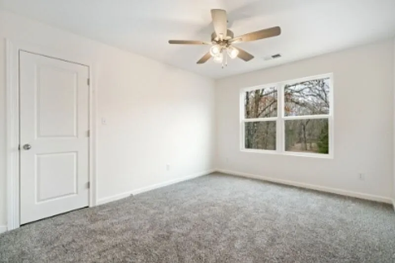 4 bed, 2.5 bath, 3149 sqft, $3,000 — Photo 3