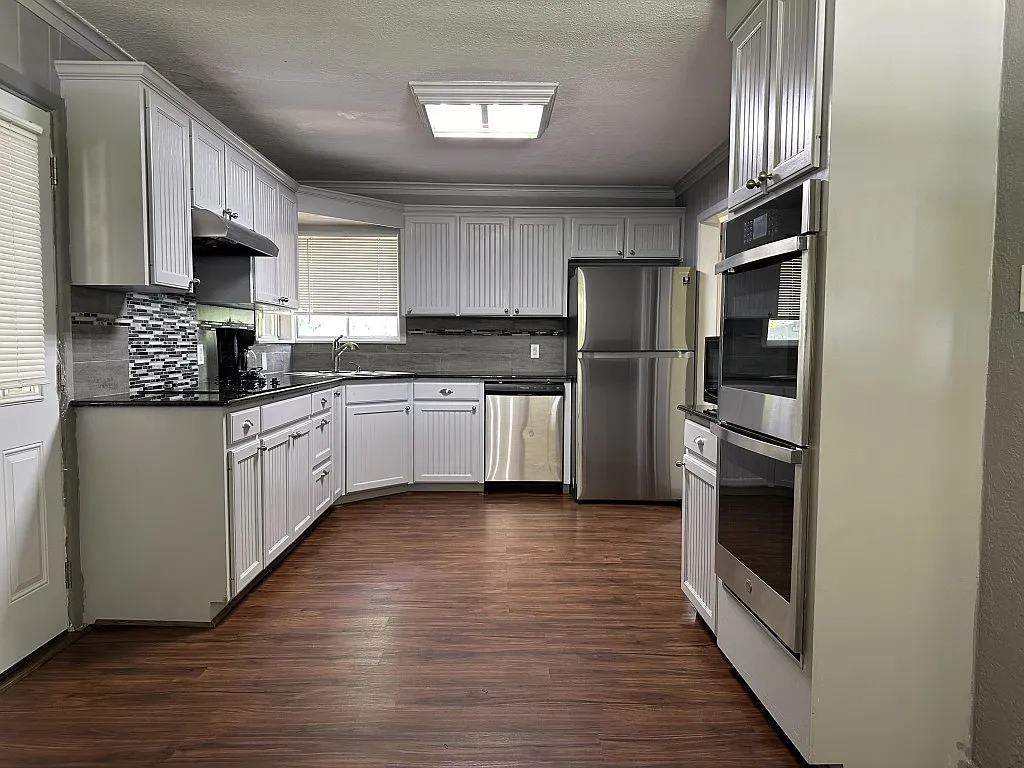 Building Photo - 3112 Hallmark Pl